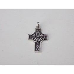 Pendentif croix celte
